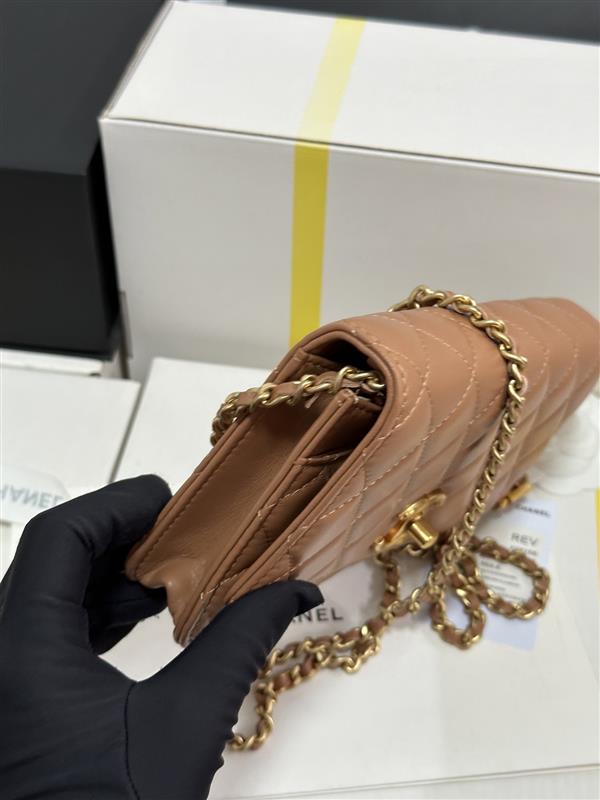 2026127205140465 700